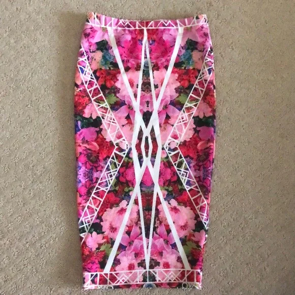 Material girl | Juniors Mirror Floral Print Pencil skirt - Picture 2 of 12